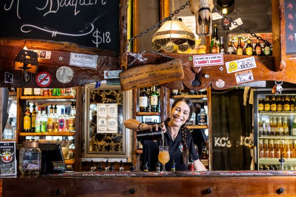 HDAustralienQLDAirlie BeachKCs Bar 152185