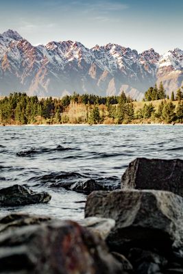 HDNeuseelandQueenstownBerge am See